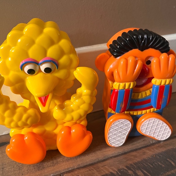 Sesame Street music peekaboo toys - Picture 1 of 8